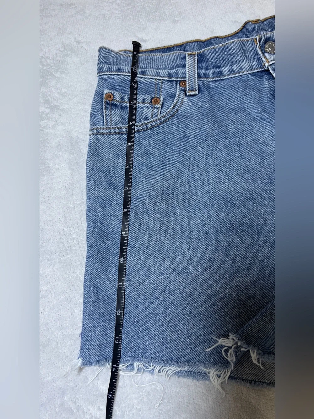 Levi’s Classic High-Waist Blue Denim Shorts - Picture 7 of 11